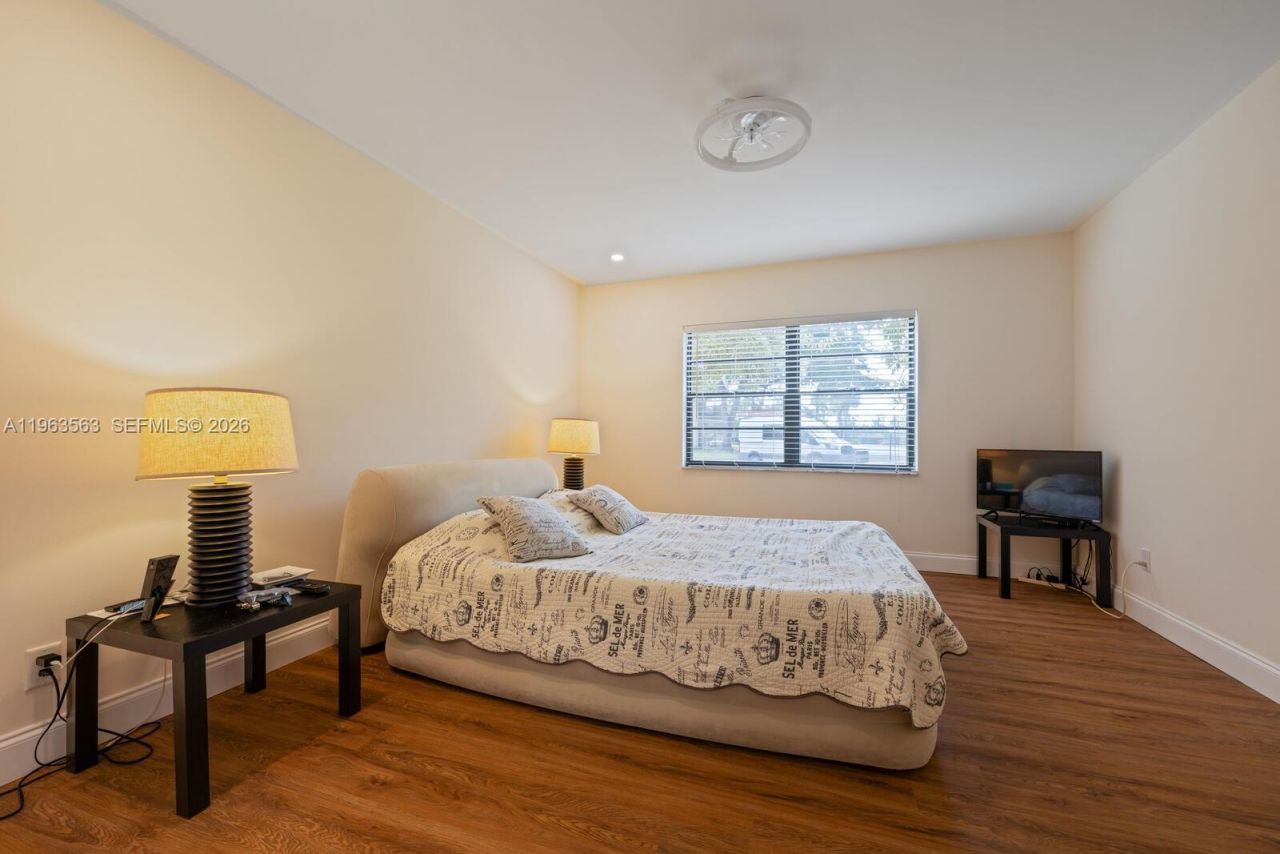 200 Gate Rd , Unit 102, Hollywood, FL 33024 Photo