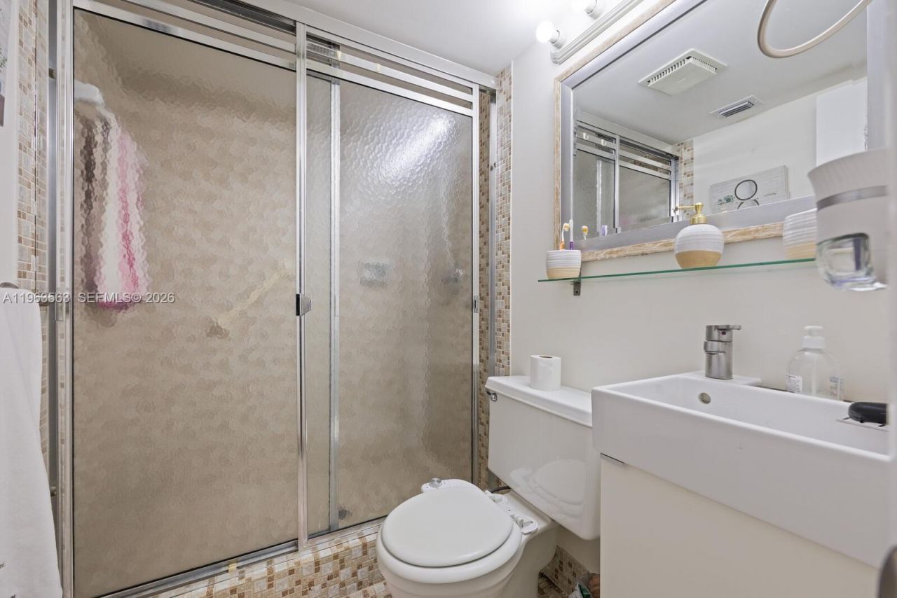 200 Gate Rd , Unit 102, Hollywood, FL 33024 Photo