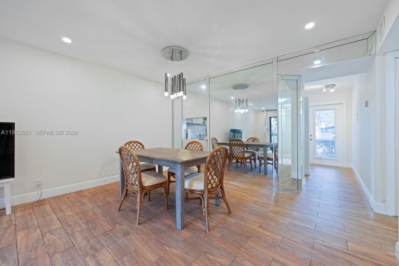 200 Gate Rd , Unit 102, Hollywood, FL 33024 Photo