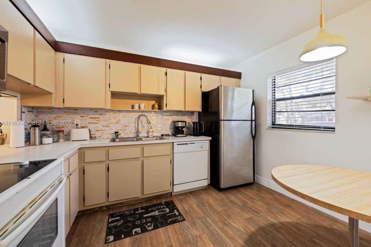 200 Gate Rd , Unit 102, Hollywood, FL 33024 Photo