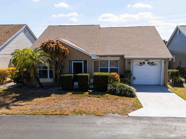 376 NW Sherry Lane, Port St. Lucie, FL 34986