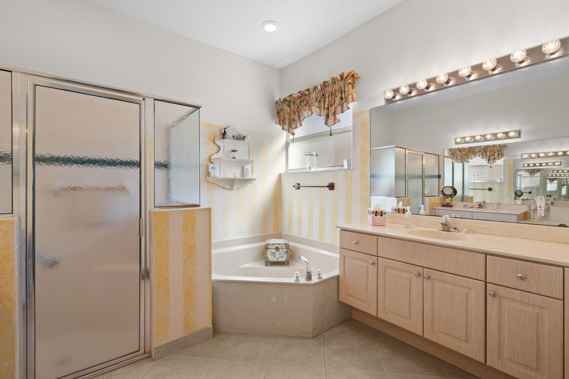 333 NW Springview Loop, Port Saint Lucie, FL 34986 Photo