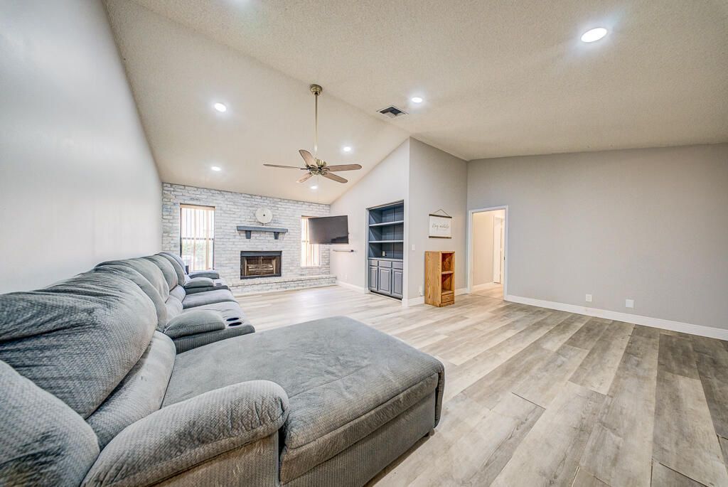 301 Knotty Wood Lane, Wellington, FL 33414 Photo