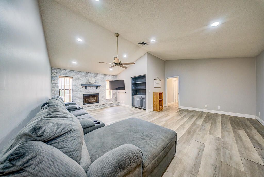 301 Knotty Wood Lane, Wellington, FL 33414 Photo