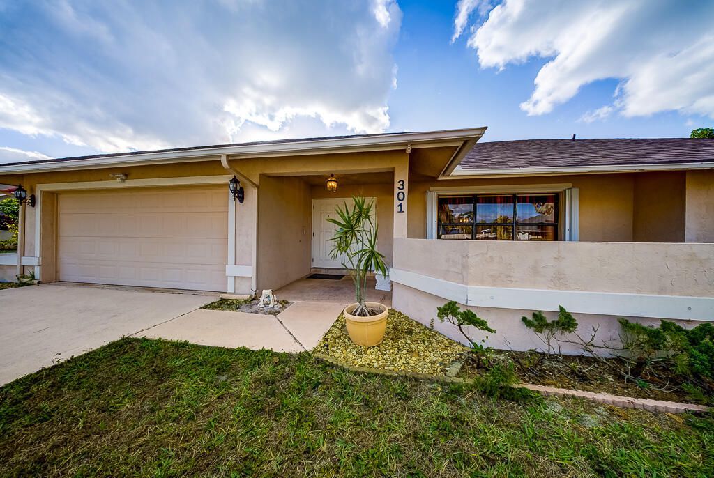 301 Knotty Wood Lane, Wellington, FL 33414 Photo