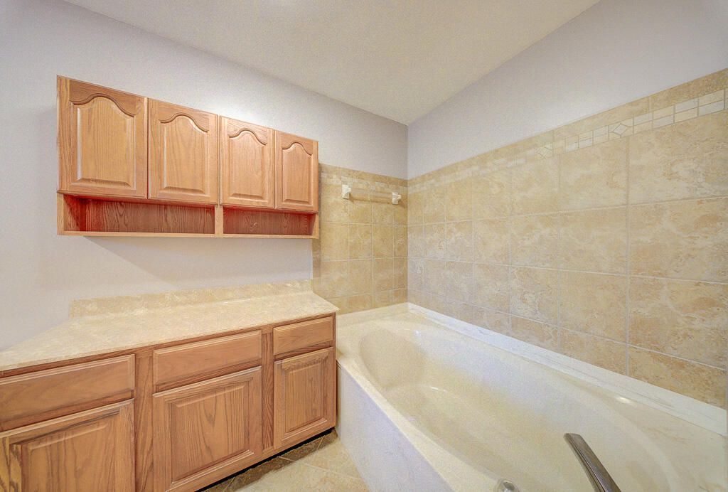 301 Knotty Wood Lane, Wellington, FL 33414 Photo