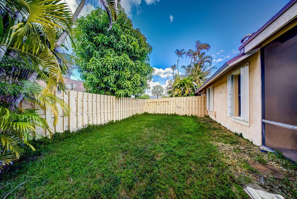 301 Knotty Wood Lane, Wellington, FL 33414 Photo