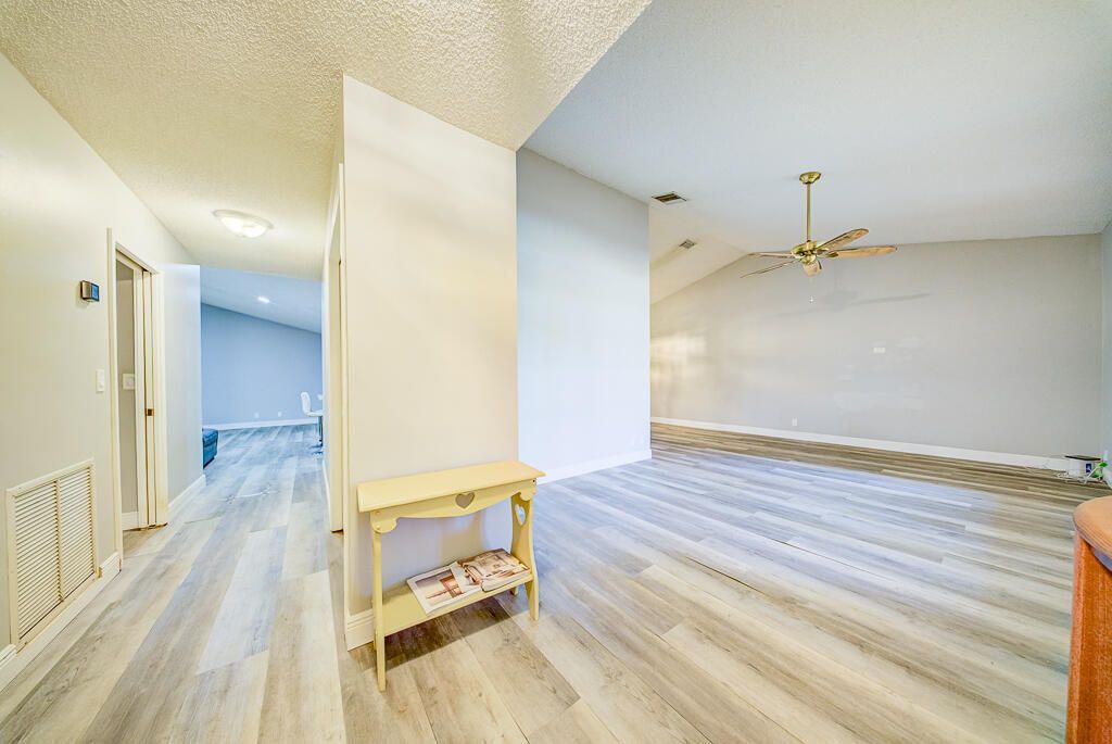 301 Knotty Wood Lane, Wellington, FL 33414 Photo