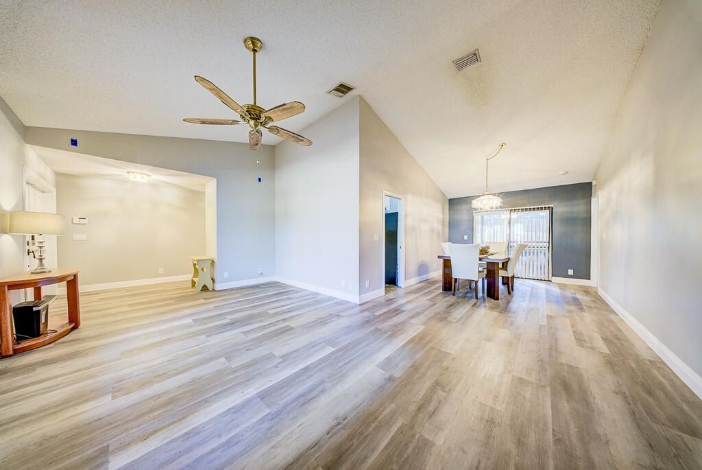 301 Knotty Wood Lane, Wellington, FL 33414 Photo