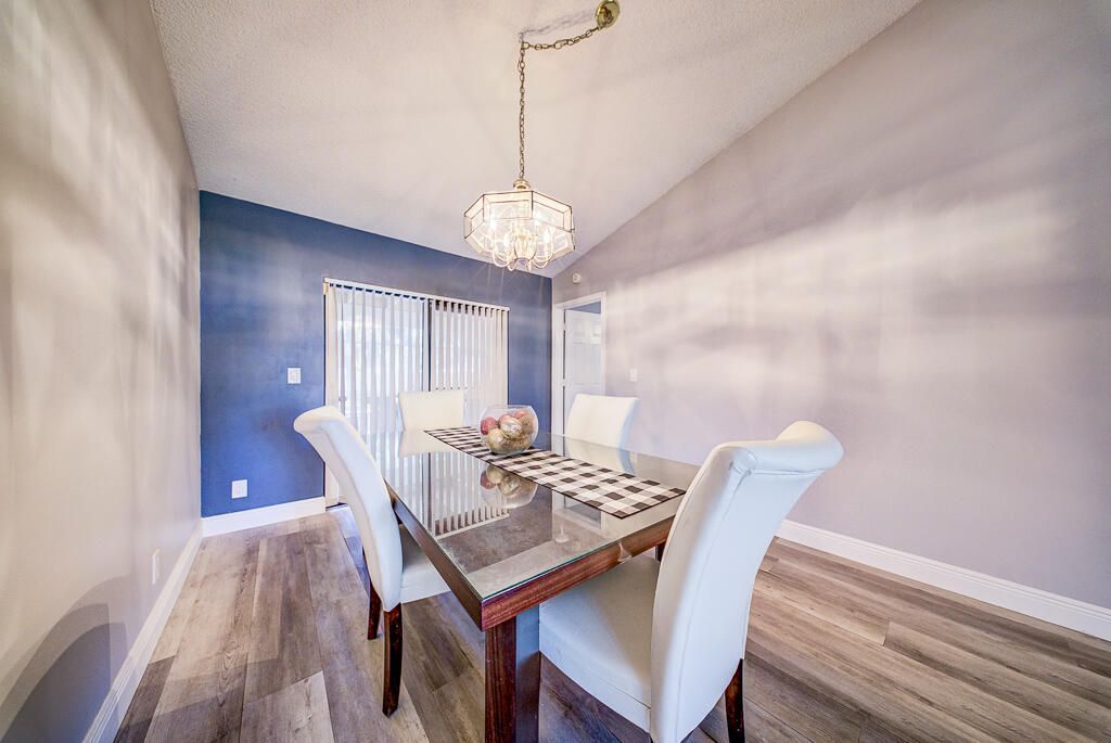 301 Knotty Wood Lane, Wellington, FL 33414 Photo