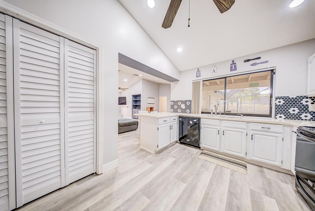 301 Knotty Wood Lane, Wellington, FL 33414 Photo