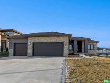 3321 S 212th Street, Elkhorn, NE 68022