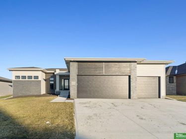 21056 Joseph Street, Elkhorn, NE 68022