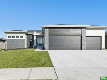 21056 Joseph Street, Elkhorn, NE 68022