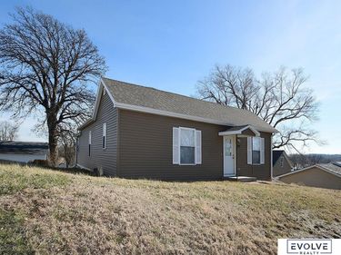 161 S Walnut Street, Avoca, IA 51521