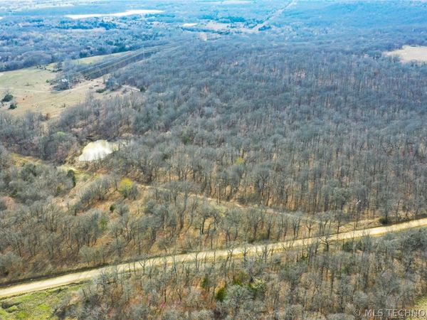 8 N 3800 Road , Wetumka, OK 74883