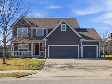 2236 SW Hawk View Road, Lee's Summit, MO 64082