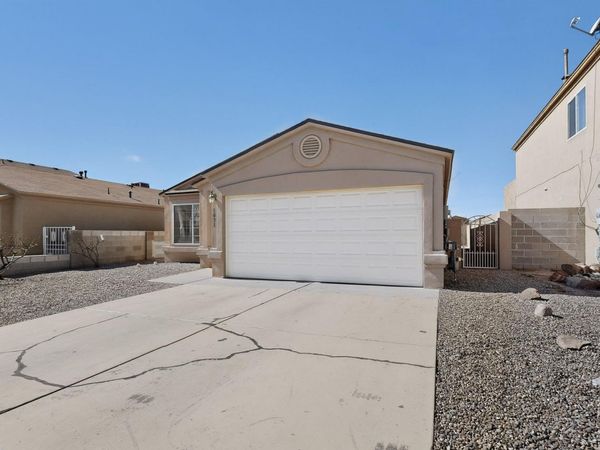 1031 82nd Street SW, Albuquerque, NM 87121