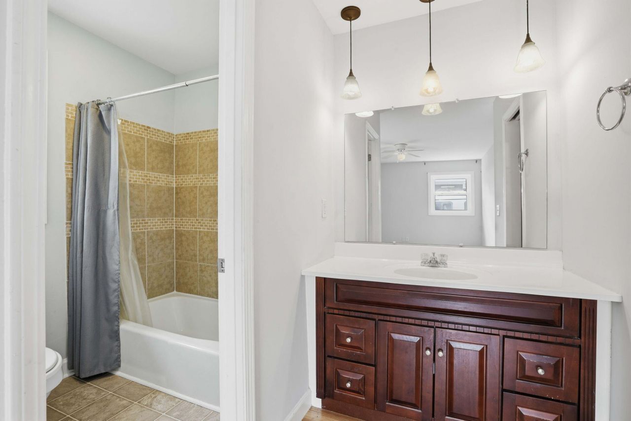 8517 Deerwood Drive Photo 13