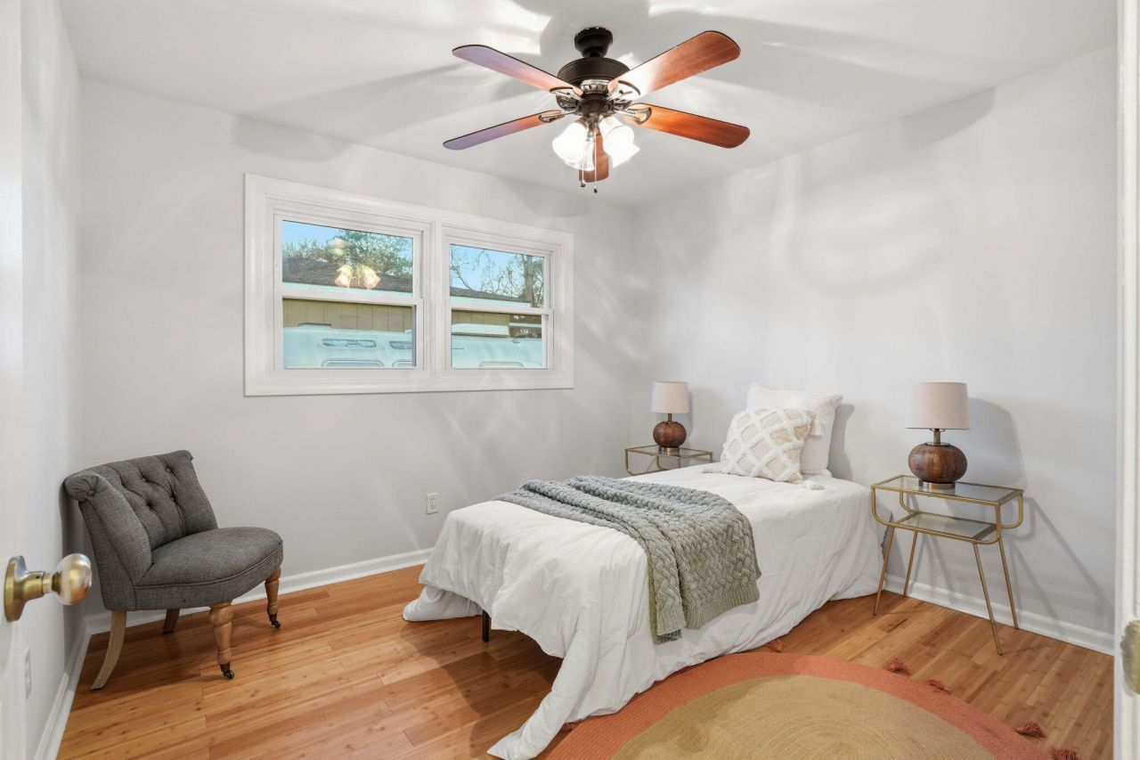 8517 Deerwood Drive Photo 13