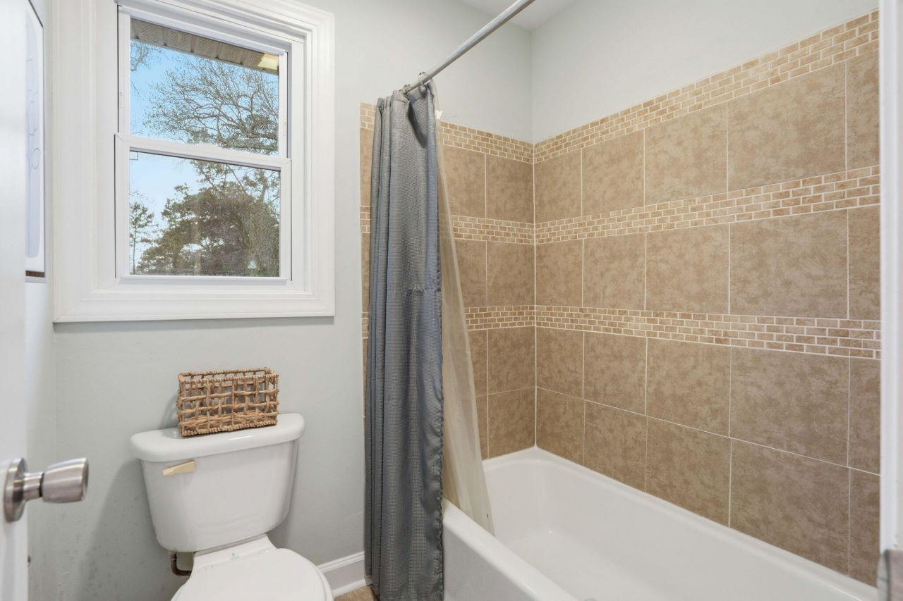 8517 Deerwood Drive Photo 14