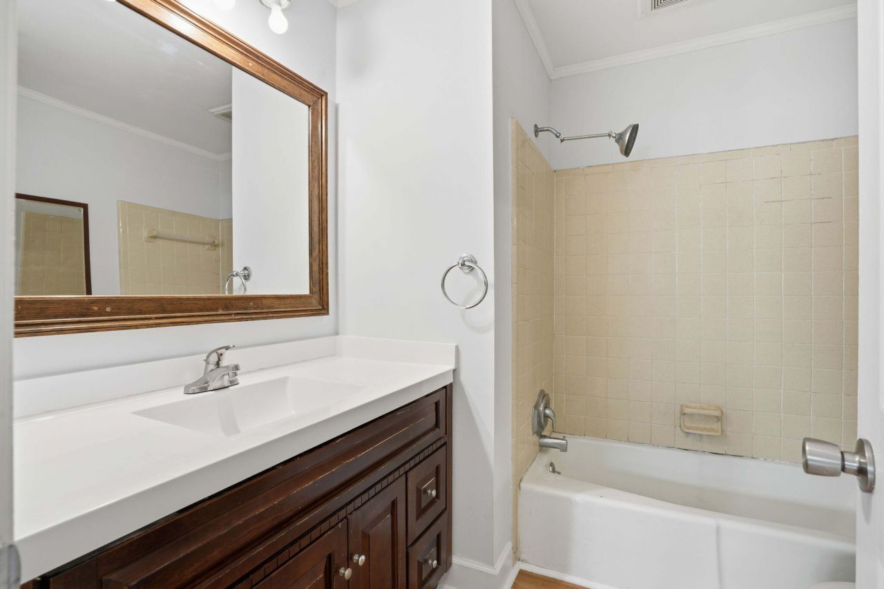 8517 Deerwood Drive Photo 20