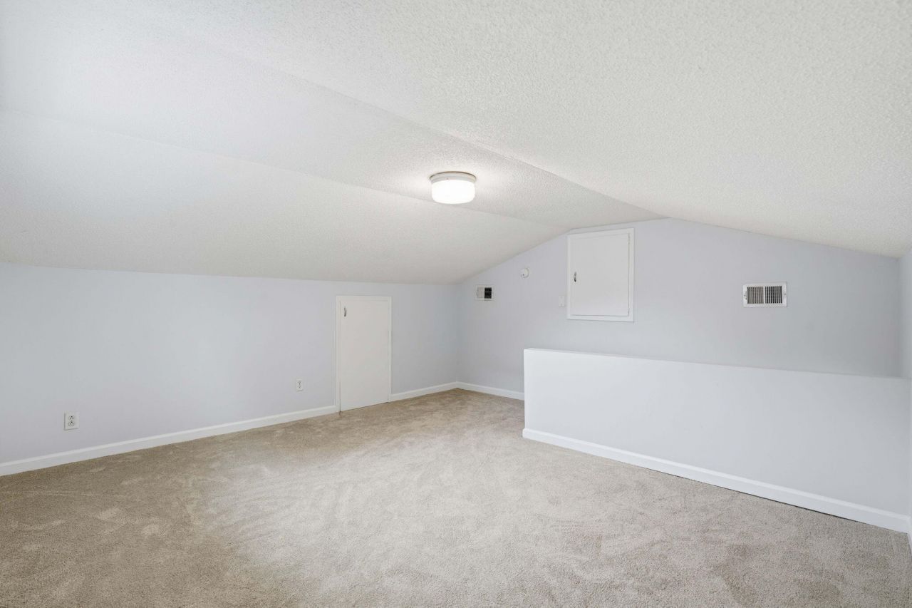 8517 Deerwood Drive Photo 21