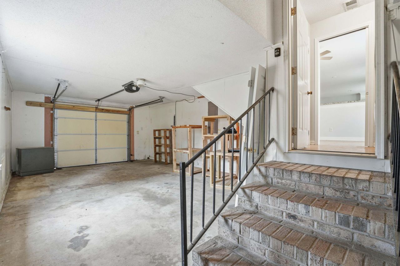 8517 Deerwood Drive Photo 22