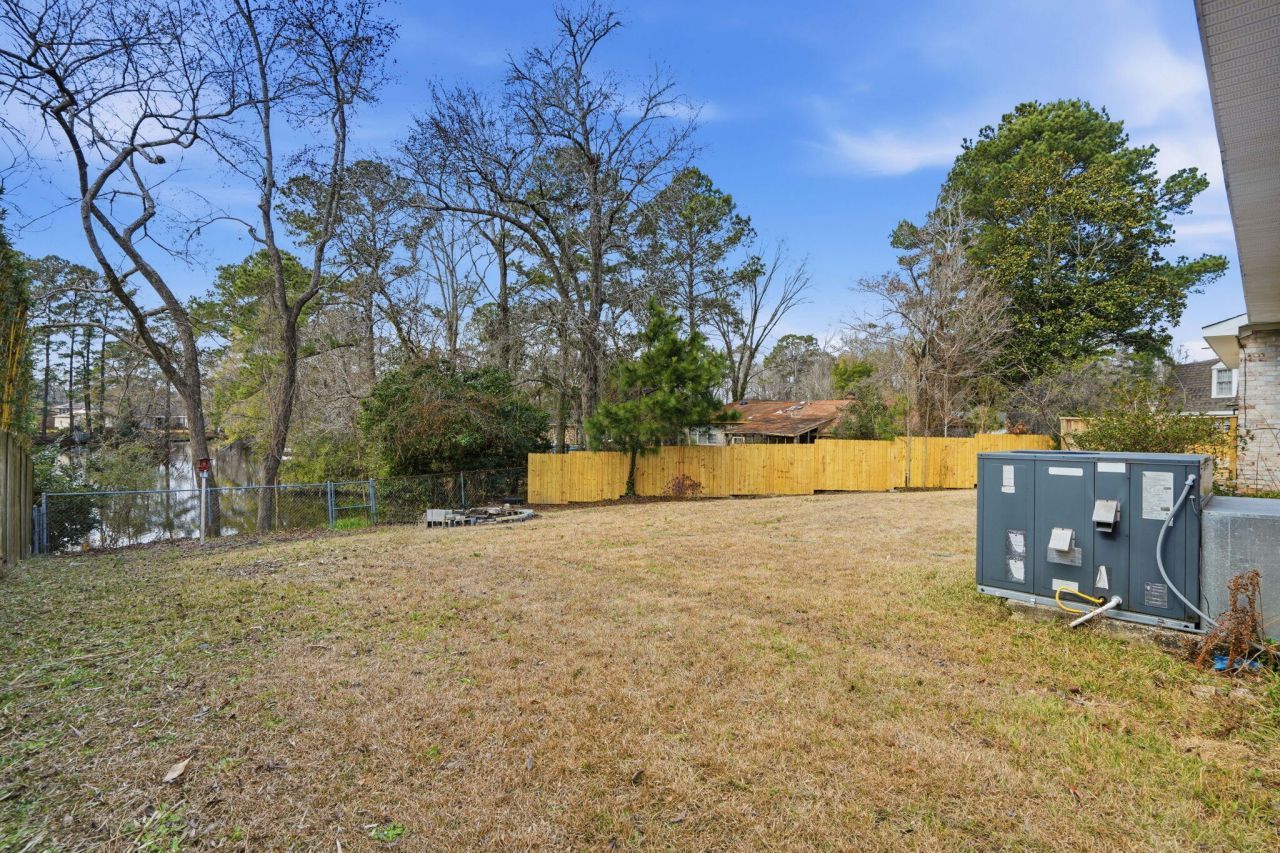 8517 Deerwood Drive Photo 25