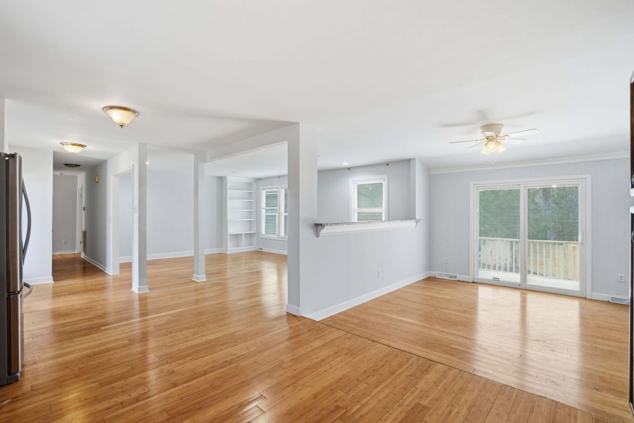 8517 Deerwood Drive Photo 4