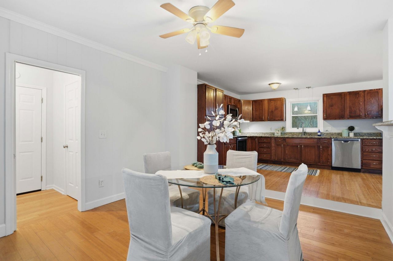 8517 Deerwood Drive Photo 8