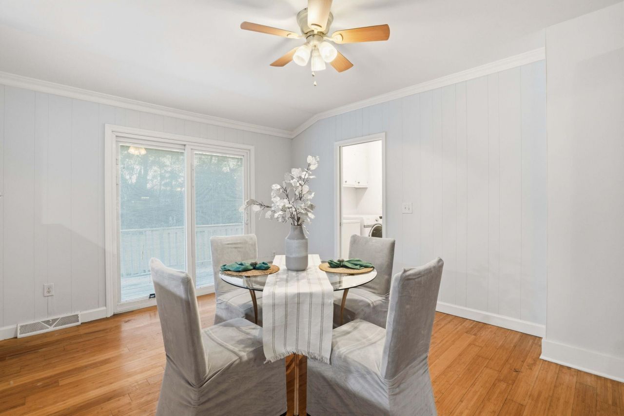 8517 Deerwood Drive Photo 9