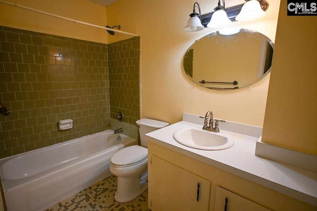 1118 Flora Drive  Photo 4