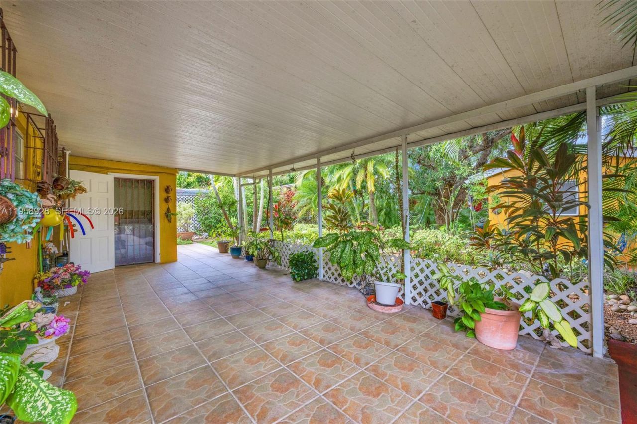 1025 SW 11th St, Miami, FL 33129 Photo