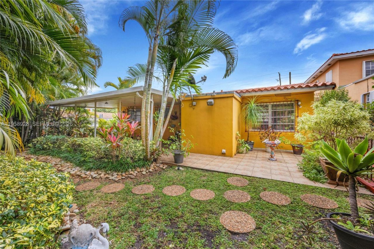 1025 SW 11th St, Miami, FL 33129 Photo