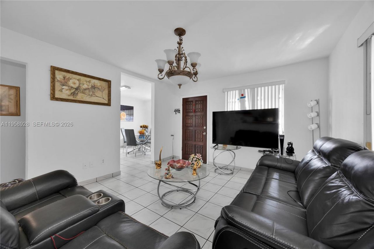 1025 SW 11th St, Miami, FL 33129 Photo