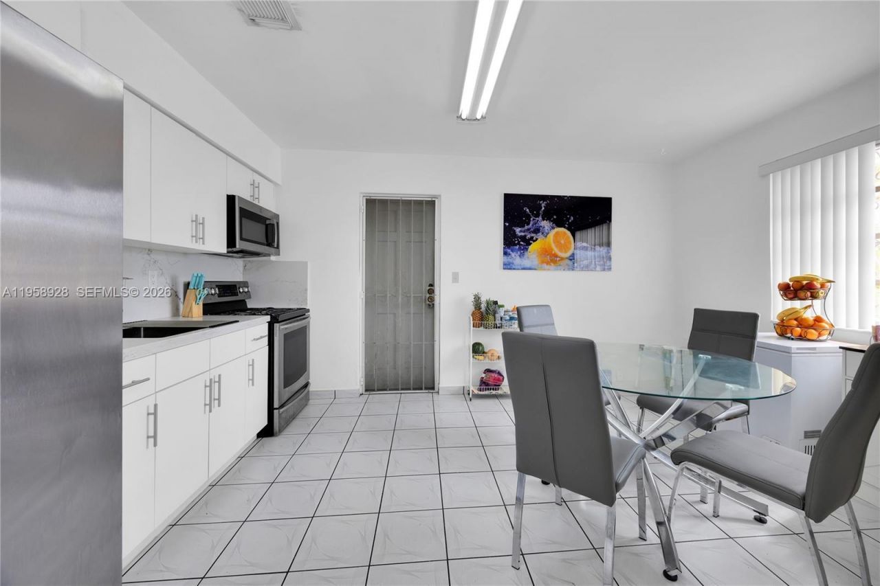 1025 SW 11th St, Miami, FL 33129 Photo