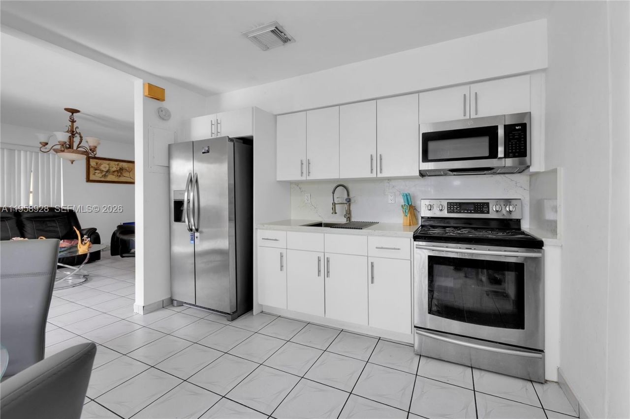 1025 SW 11th St, Miami, FL 33129 Photo