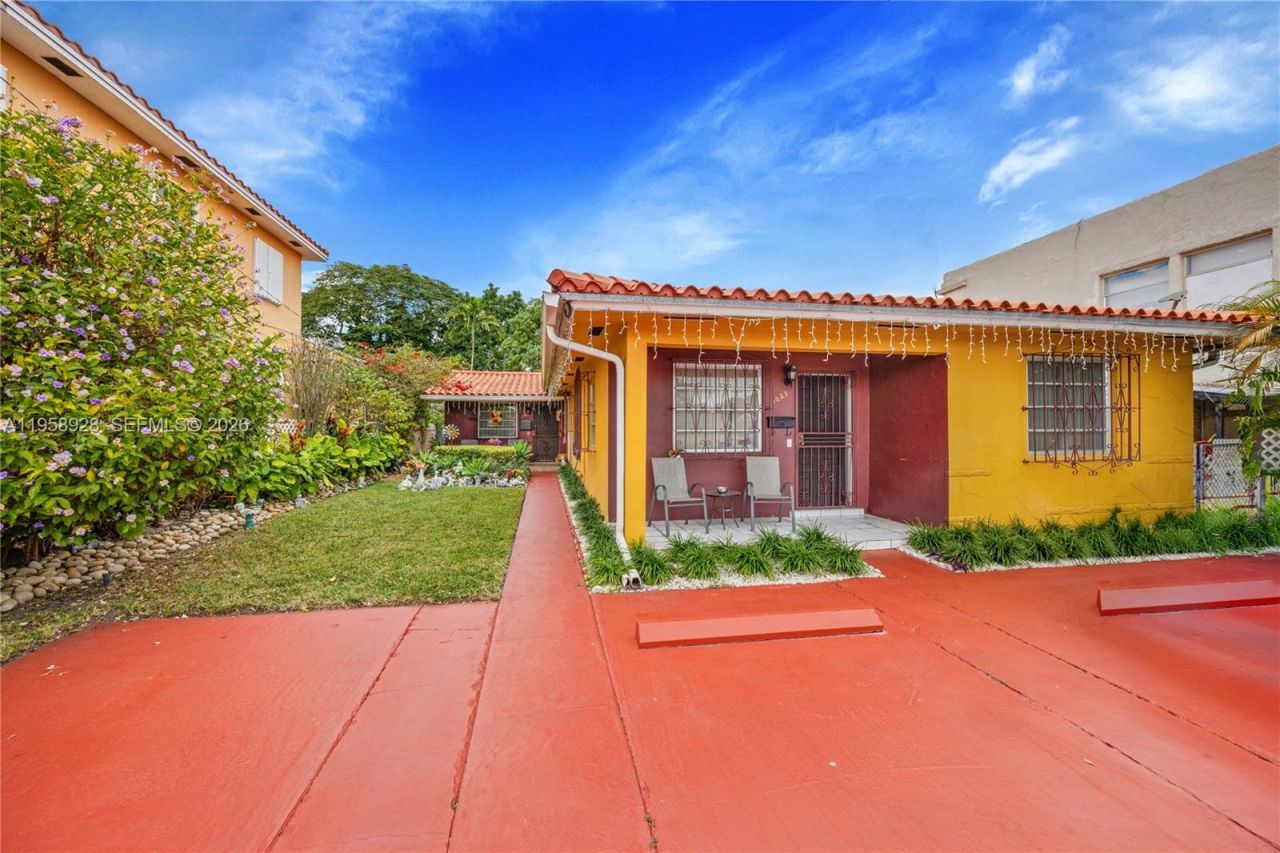 1025 SW 11th St, Miami, FL 33129 Photo