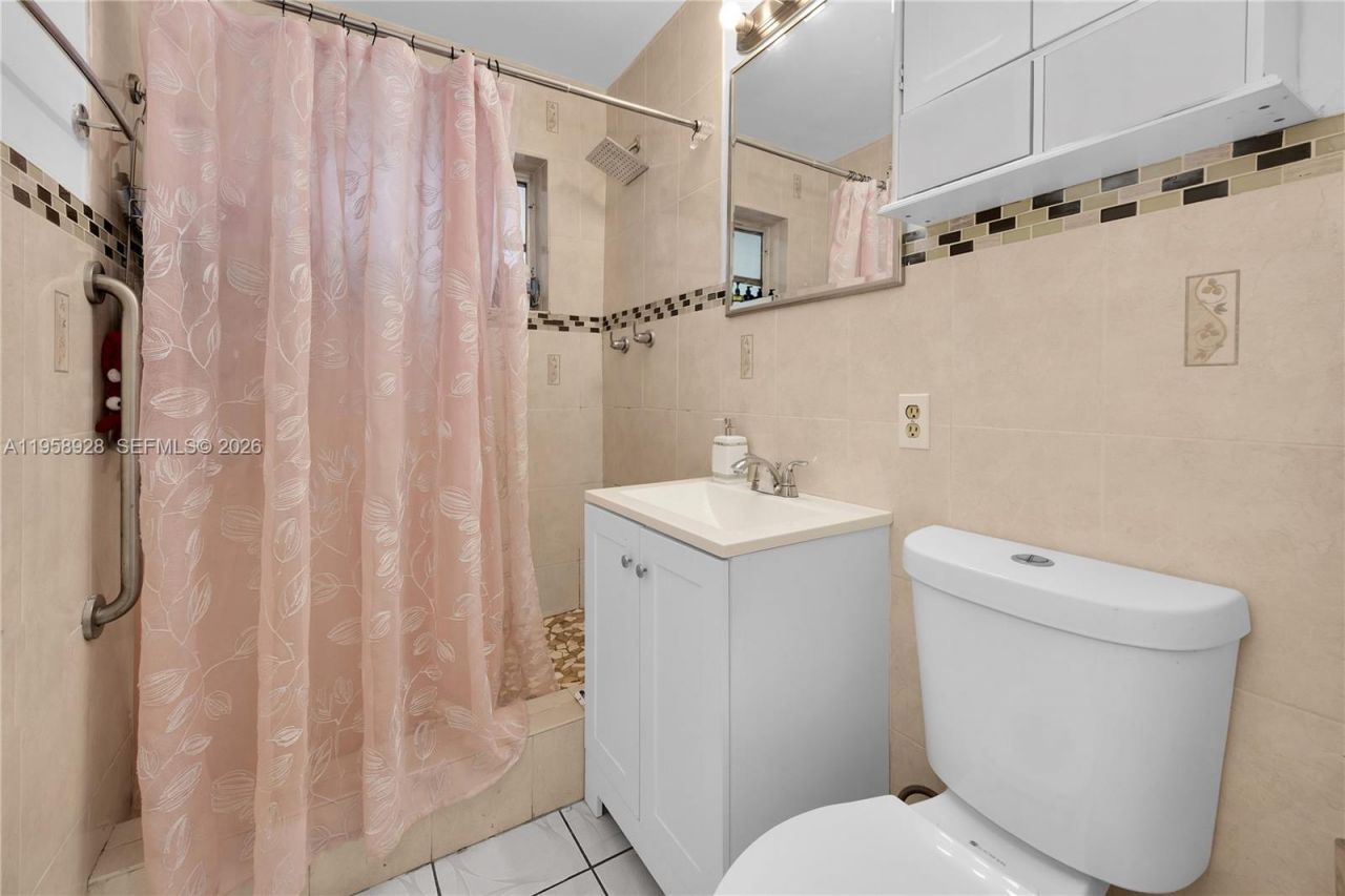 1025 SW 11th St, Miami, FL 33129 Photo