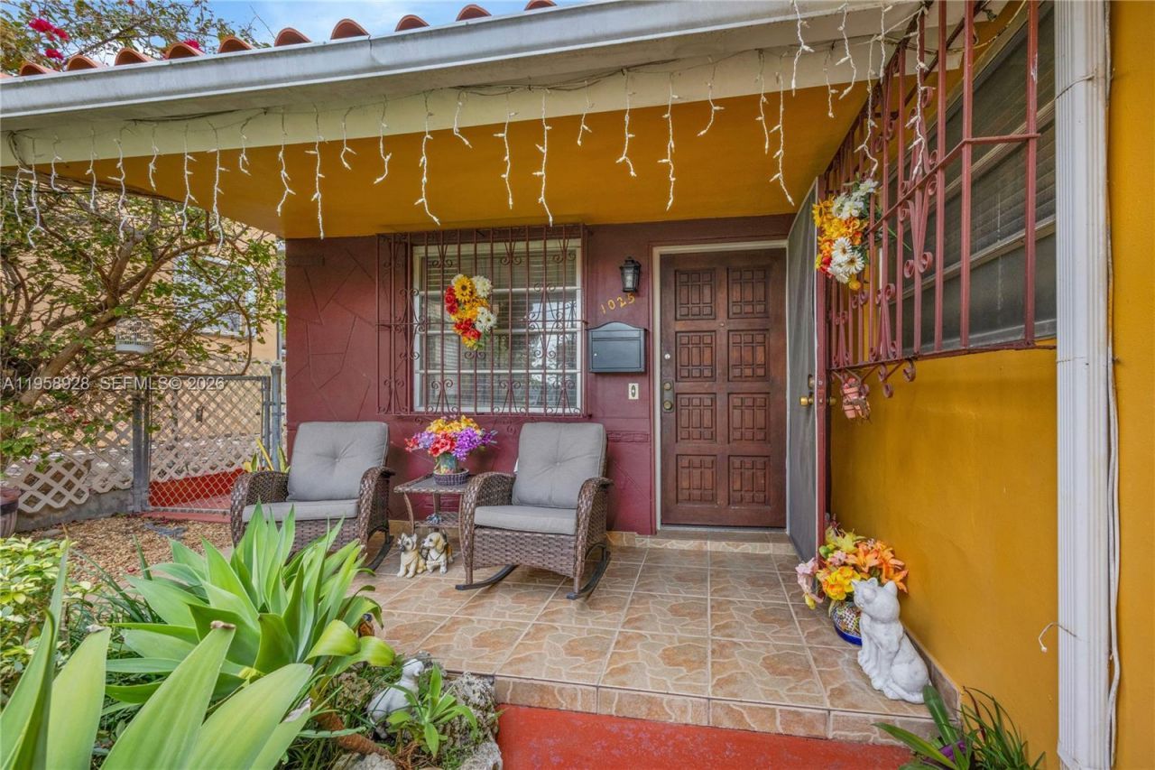 1025 SW 11th St, Miami, FL 33129 Photo