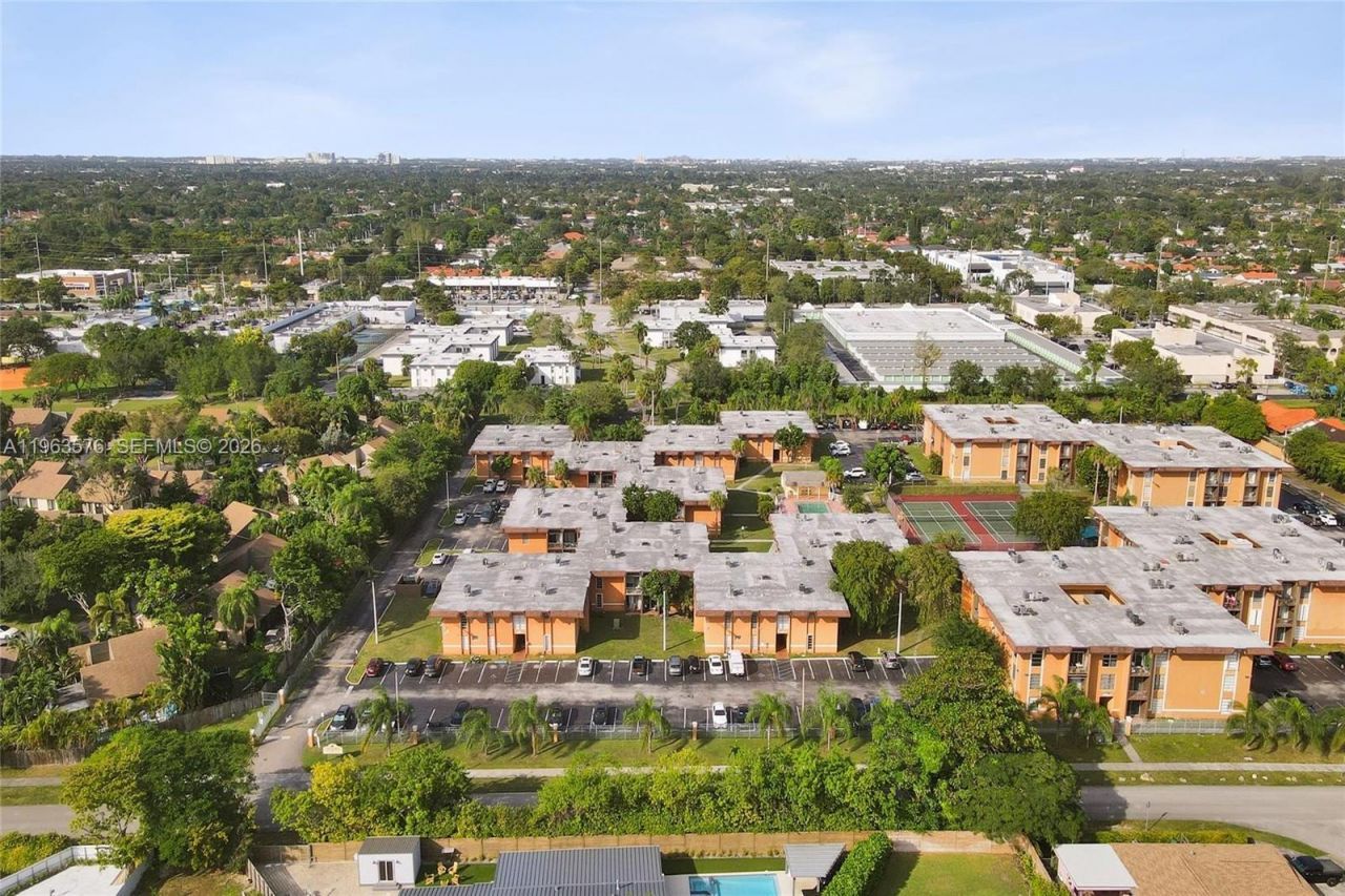 9459 SW 76th St, Unit R7, Miami, FL 33173 Photo