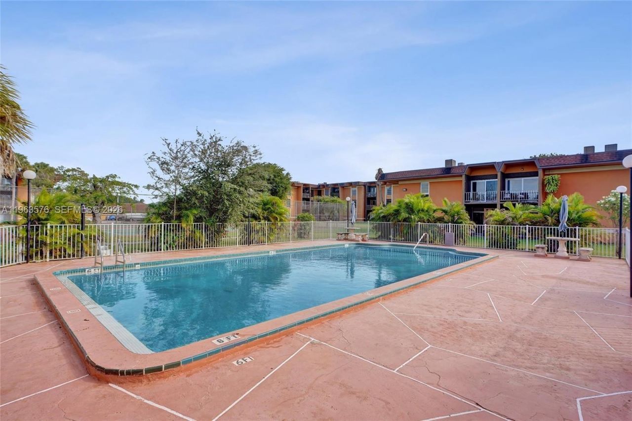 9459 SW 76th St, Unit R7, Miami, FL 33173 Photo