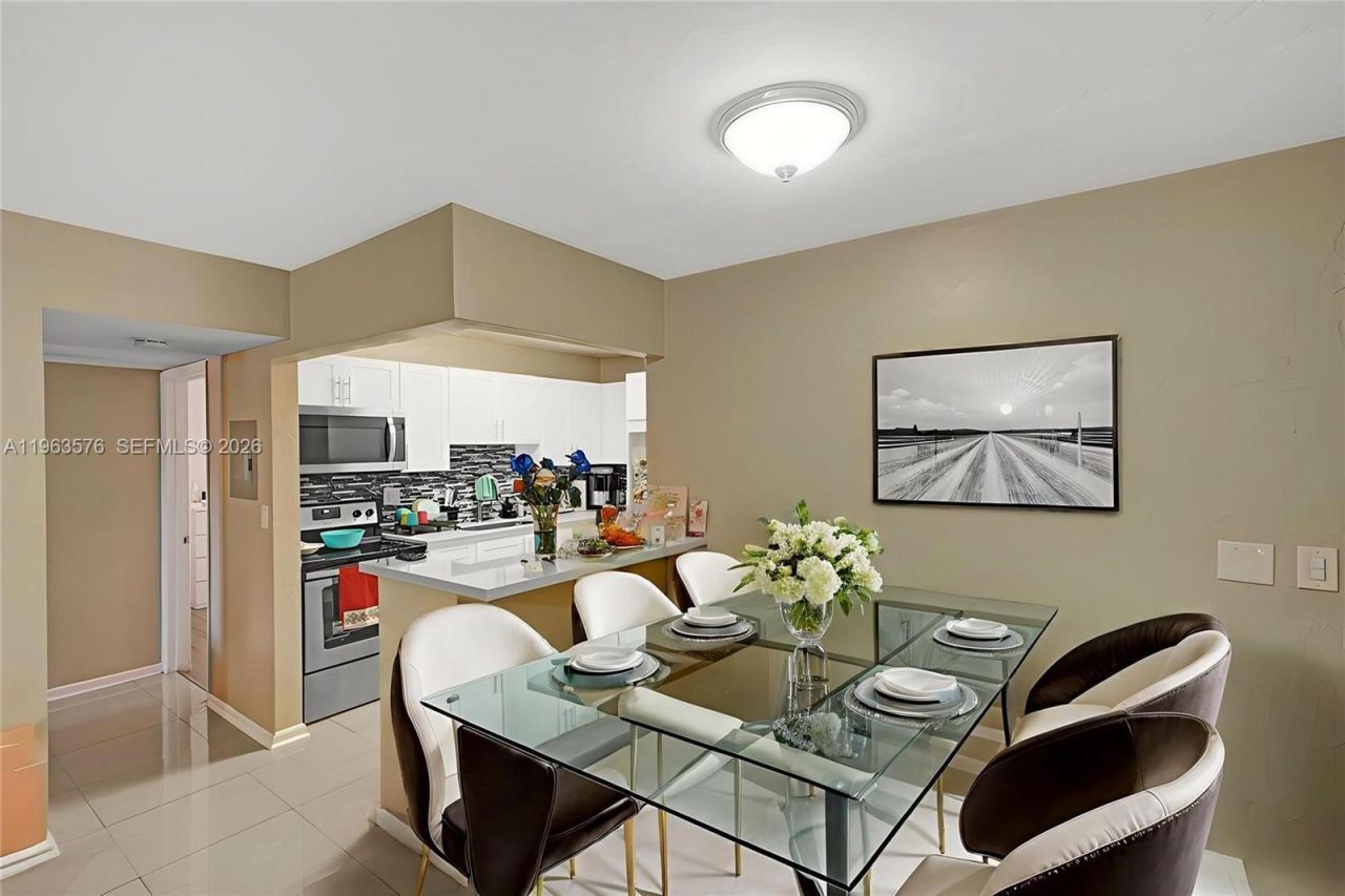 9459 SW 76th St, Unit R7, Miami, FL 33173 Photo