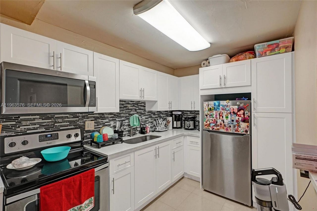 9459 SW 76th St, Unit R7, Miami, FL 33173 Photo