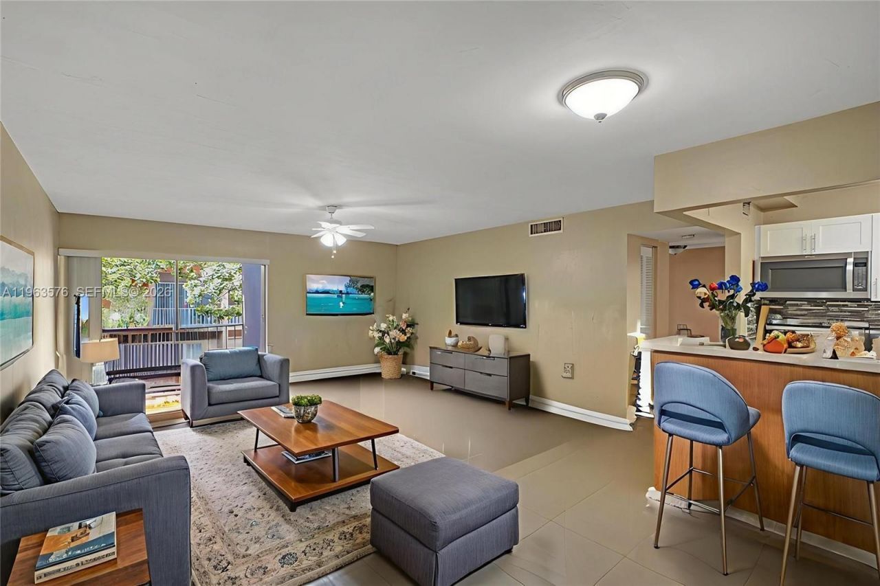 9459 SW 76th St, Unit R7, Miami, FL 33173 Photo