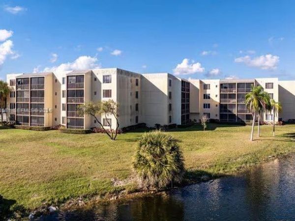 2075 NW 46th Ave, Unit I201, Lauderhill, FL 33313