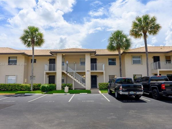 5560 Lakeside Dr , Unit 204, Margate, FL 33063