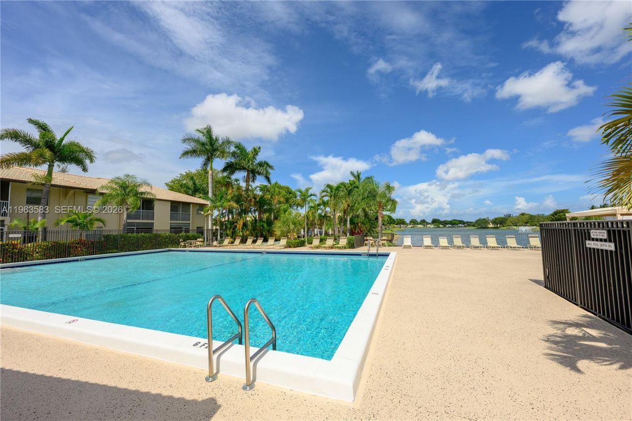 5560 Lakeside Dr , Unit 204, Margate, FL 33063 Photo