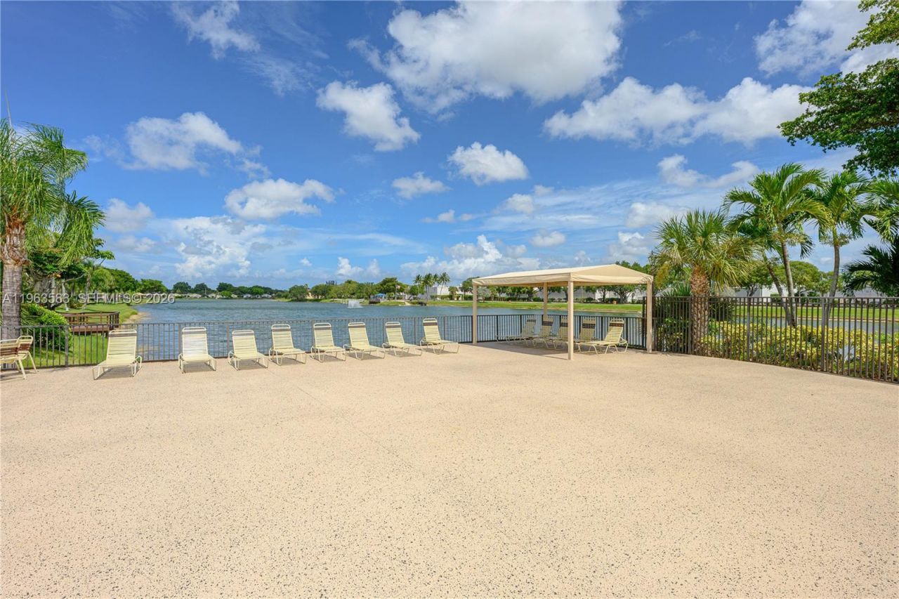 5560 Lakeside Dr , Unit 204, Margate, FL 33063 Photo